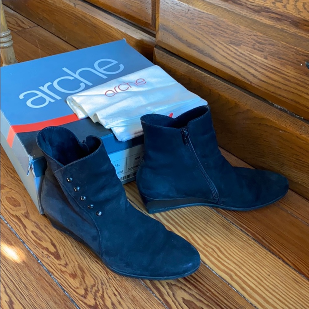 Arche suede booties